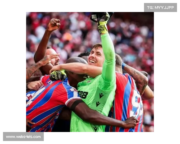 利物浦近期溃败原因探究,防线隐患早现端倪 利物浦近期溃败原因探究,防线隐患早现端倪
